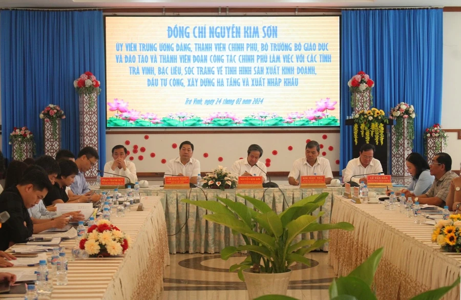 Quang cảnh buổi làm việc.