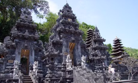 10 den chua la lung rung ron o chau A - Anh 1