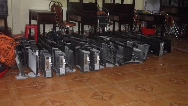 Máy tính được chuyển sang phòng khác