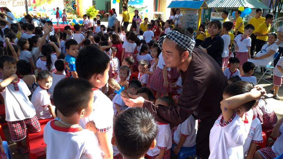 Các em thiếu nhi đón tết Trung thu ấm áp cùng Nam A Bank Bình Phước Các em thiếu nhi đón tết Trung thu ấm áp cùng Nam A Bank Bình Phước