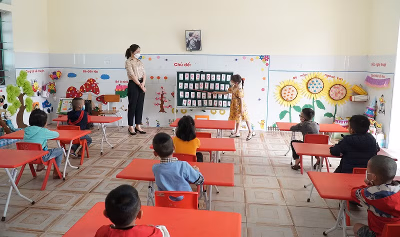 Cô Lê Thị Thu Hà – giáo viên hợp đồng 06 tại Trường Mầm non Kỳ Sơn, huyện Tân Kỳ, Nghệ An.