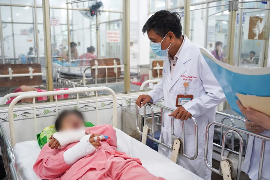 Thí sinh Nguyễn Quang Đại hiện đang điều trị tại Bệnh viện Chợ Rẫy. (Ảnh: BVCC)