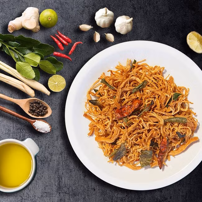 Cách làm khô gà xé cay nhanh tích tắc mà ngon khó cưỡng chỉ trong vài bước đơn giản