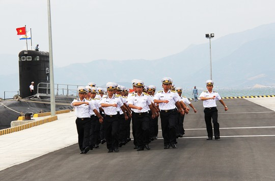 Cơ động về đơn vị sau giờ huấn luyện tại cảng