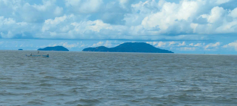 Đảo Hòn Khoai (xã Tân Ân, huyện Ngọc Hiển, tỉnh Cà Mau). Đảo Hòn Khoai (xã Tân Ân, huyện Ngọc Hiển, tỉnh Cà Mau).