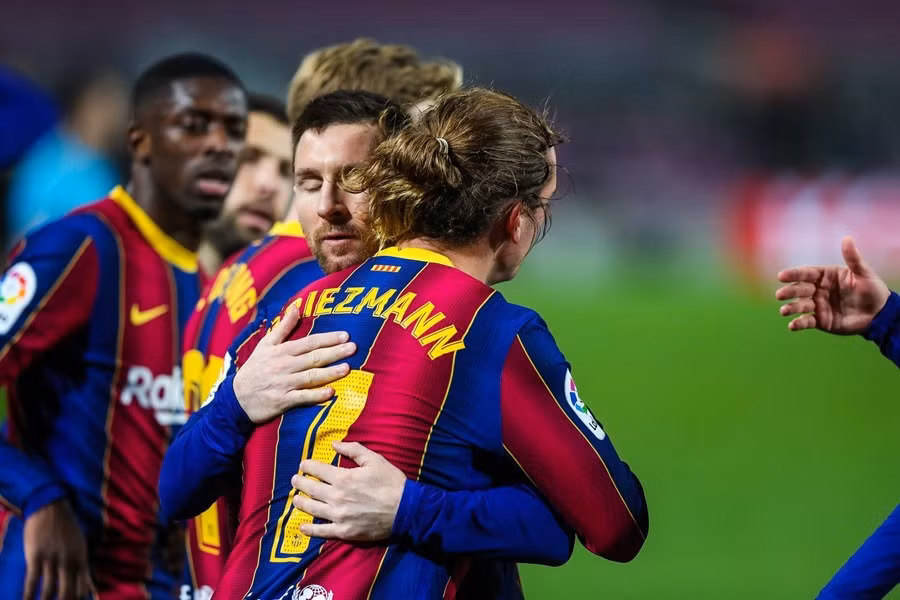 Bộ đôi Messi - Griezmann mang 3 điểm về cho Barca