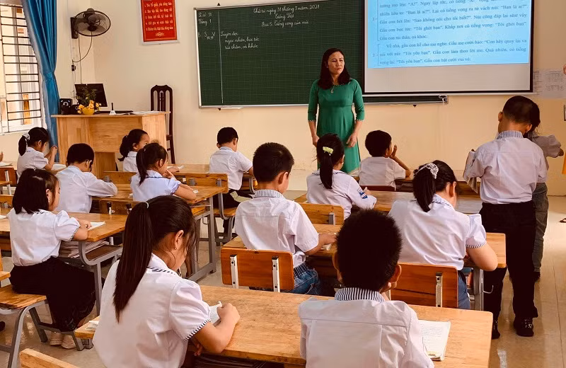 Trường Tiểu học Gia Vân (Gia Viễn, Ninh Bình) ứng dụng thiết bị công nghệ thông tin vào dạy học. Ảnh: Đức Trí