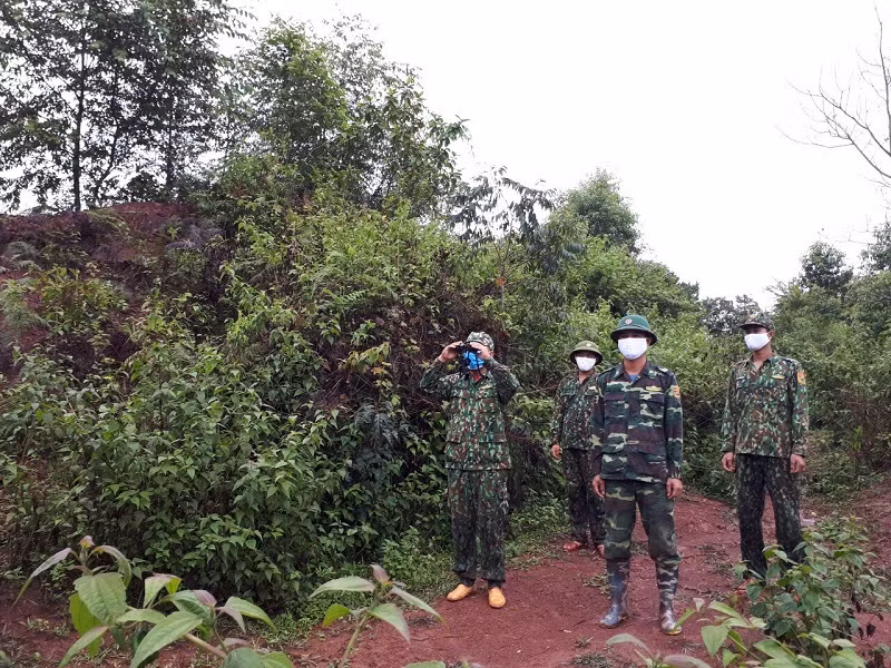 Một buổi tuần tra khu vực biên giới của cán bộ, chiến sĩ Đồn A Pa Chải.