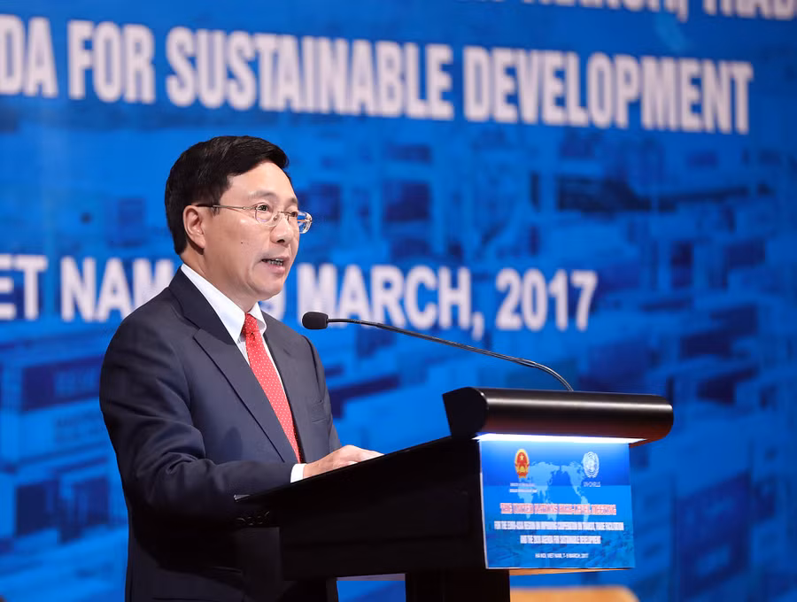 Phó Thủ tướng Phạm Bình Minh phát biểu tại Hội nghị Cấp cao LHQ khu vực Á-Âu về tăng cường hợp tác thuận lợi hóa trung chuyển, thương mại. Ảnh: VGP/Hải Minh
