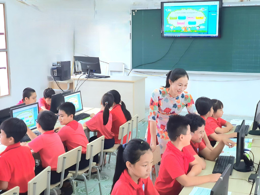 Một lớp học của Trường Tiểu học Thị trấn Rạng Đông. Ảnh: NTCC Một lớp học của Trường Tiểu học Thị trấn Rạng Đông. Ảnh: NTCC