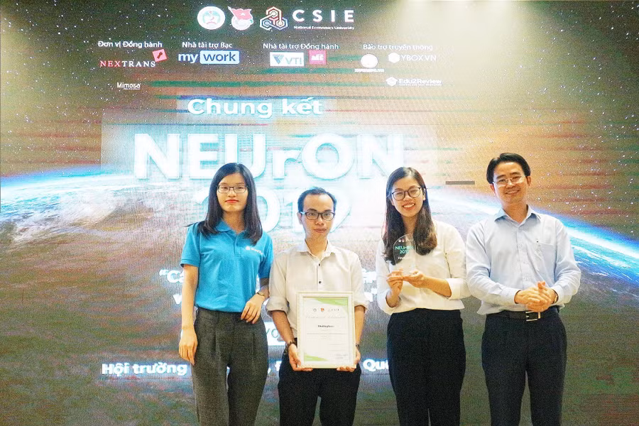 Đội MultiGlass xuất sắc nhận được sự đầu tư của Shark Dung.