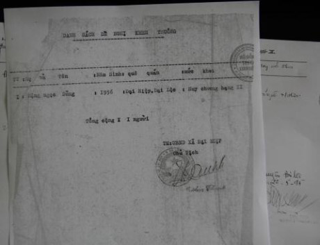 Bí thư phân trần chuyện có 3 năm sinh - Ảnh 1 Bi thu phan tran chuyen co 3 nam sinh - Anh 1