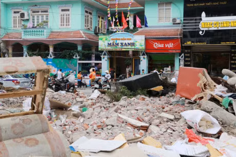 Gam duong sat tren cao Cat Linh-Ha Dong bien thanh noi tap ket phe thai - Anh 11