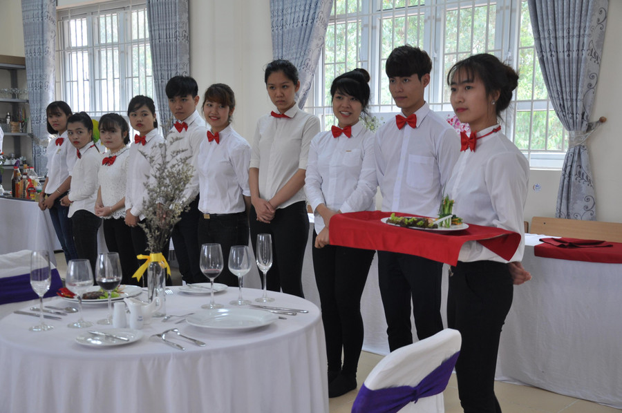 Kỳ học tại doanh nghiệp trang bị cho sinh viên kiến thức thực tế cùng các kỹ năng làm việc hiệu quả. Ảnh: hvu.edu.vn.