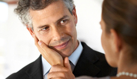 Quý ông U60 dẻo miệng và "hậu cung" chẳng dưới vài trăm người tình