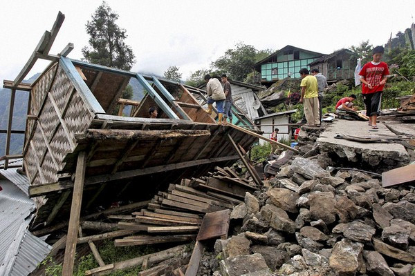 Nguyên nhân gây nên trận động đất kinh hoàng tại Nepal ảnh 6 Nguyên nhân gây nên trận động đất kinh hoàng tại Nepal ảnh 6
