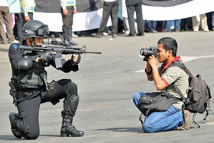 dedicated-photographers-18__700. dedicated-photographers-18__700.