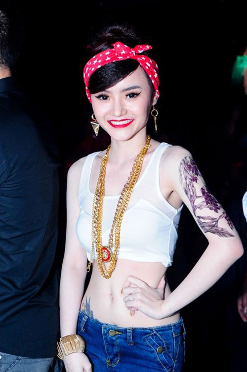 Em gái Angela Phương Trinh hở bạo lấn át chị gái ảnh 7 Em gái Angela Phương Trinh ngày càng hở bạo