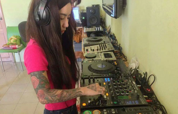 Nữ DJ miền Tây coi hình xăm như đồ trang sức ảnh 2 Nữ DJ miền Tây coi hình xăm như đồ trang sức