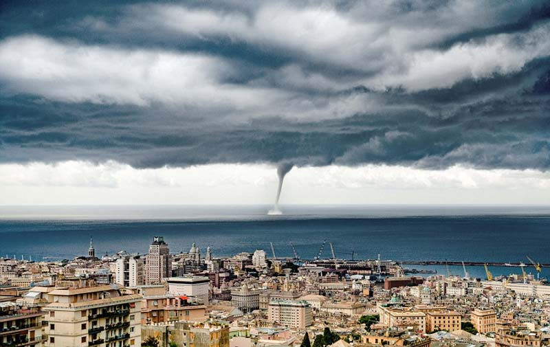 vòi rồng khổng lồ, Italia, lốc xoáy vòi rồng khổng lồ, Italia, lốc xoáy