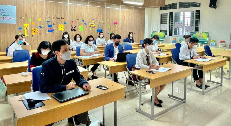 Giáo viên Tin học quận Hoàn Kiếm tham gia tập huấn sách giáo khoa Tin học lớp 3. Giáo viên Tin học quận Hoàn Kiếm tham gia tập huấn sách giáo khoa Tin học lớp 3.