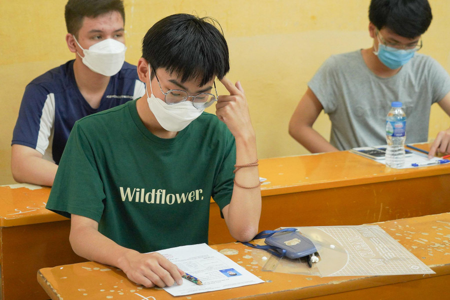 Thí sinh tham dự Kỳ thi đánh giá tư duy năm 2022 do Trường ĐH Bách khoa Hà Nội tổ chức. Ảnh: NTCC Thí sinh tham dự Kỳ thi đánh giá tư duy năm 2022 do Trường ĐH Bách khoa Hà Nội tổ chức. Ảnh: NTCC