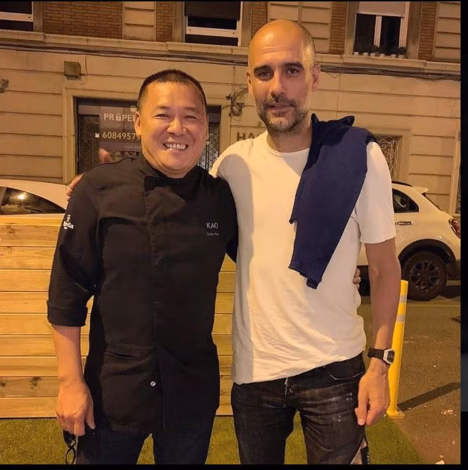 HLV Pep đang ở Barceloa chuẩn bị ký thỏa thuận 1,4 triệu bảng mỗi tuần với Messi.