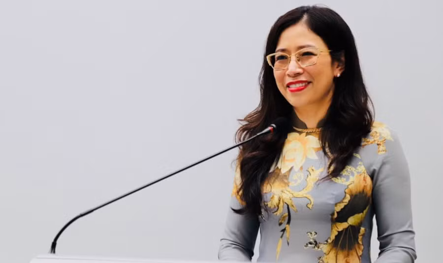 Bà Bùi Thị Kim Tuyến, Giám đốc Sở GD&amp;ĐT Hòa Bình.