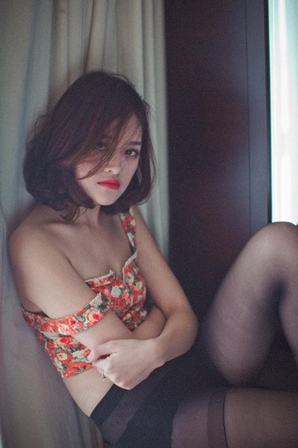 Trong lần tái xuất điện ảnh năm 2014, Thùy Anh gây chú ý với vai diễn có nhiều cảnh nóng chân thật và táo bạo.