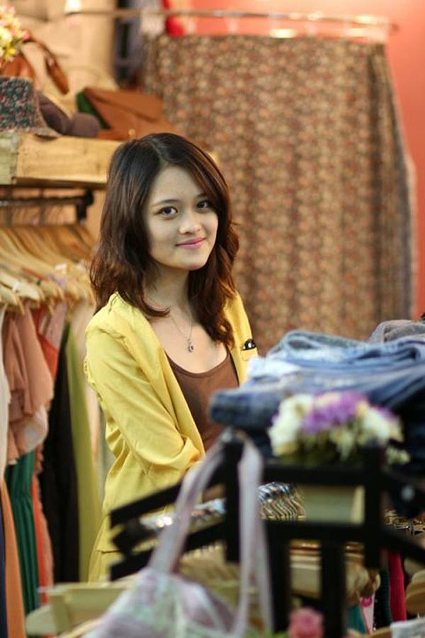 Giống như Mai Chi, Thùy Anh sớm cởi bỏ hình ảnh hot girl 1 thời để xây dựng phong cách mới.