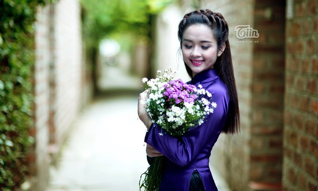 "Cô gái đẹp nhất Tuyên Quang" tím dịu dàng ảnh 3 Ánh sở hữu gương mặt đẹp như thiên thần, nét đẹp tự nhiên của cô gái xứ Tuyên khiến bao người ngẩn ngơ và bị thu hút.