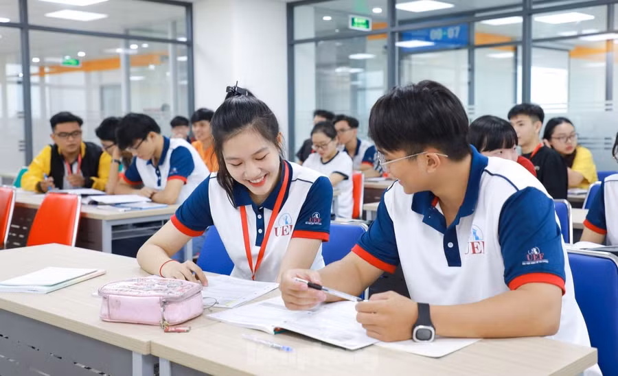 Sinh viên Trường ĐH Kinh tế - Tài chính TP Hồ Chí Minh. Ảnh: Internet