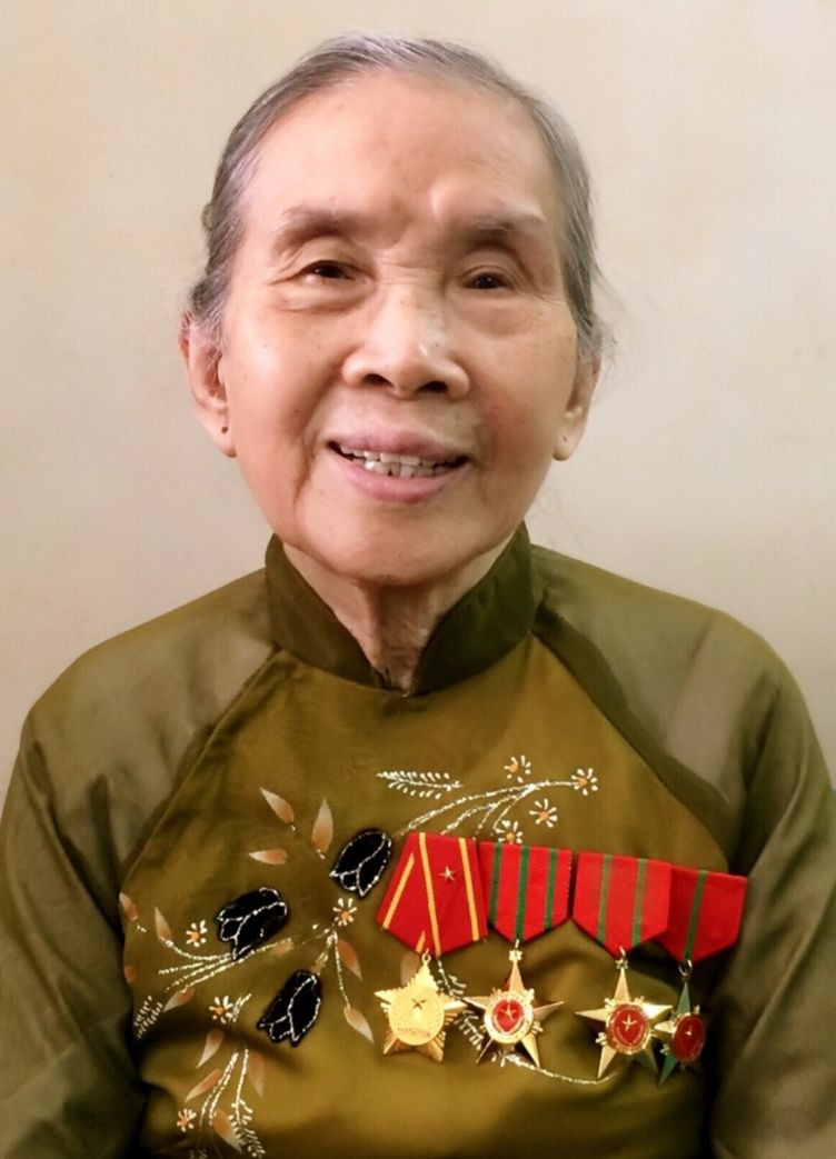 Năm nay đã 91 tuổi, bà Lê Thị Bằng vẫn lưu giữ ký ức về Đội Cứu hỏa Tứ Kỳ tham gia trận chiến “Hà Nội – Điện Biên Phủ trên không”. Ảnh: NVCC Năm nay đã 91 tuổi, bà Lê Thị Bằng vẫn lưu giữ ký ức về Đội Cứu hỏa Tứ Kỳ tham gia trận chiến “Hà Nội – Điện Biên Phủ trên không”. Ảnh: NVCC