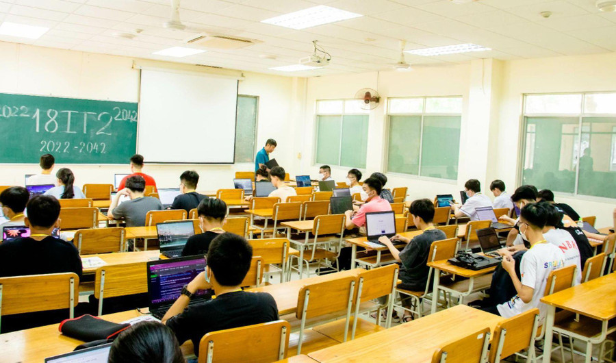 Các em được học tập, trải nghiệm tại Trường VKU. Ảnh: TG