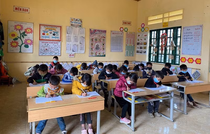 Ngày đầu tiên trở lại trường sau nghỉ Tết của học sinh Trường Tiểu học &amp; THCS Hầu Thào (Sa Pa, Lào Cai). Ảnh: NTCC