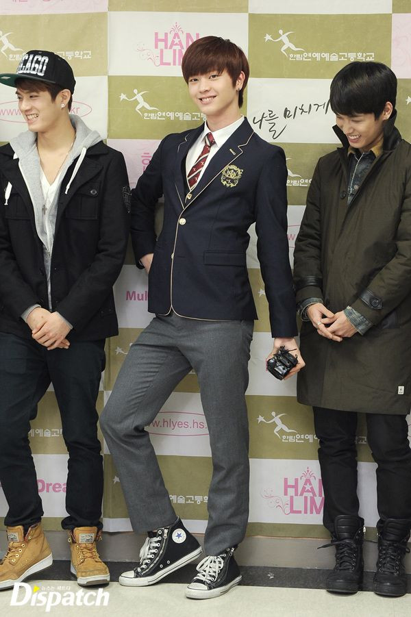 Sao Hàn ngây thơ trong đồng phục học sinh ảnh 12 Sao Hàn ngây thơ trong đồng phục học sinh ảnh 12