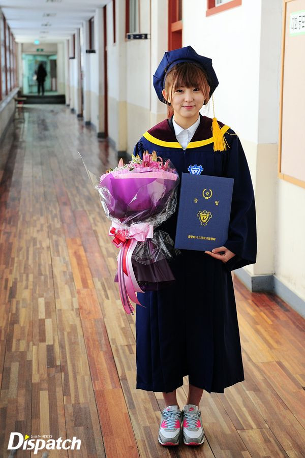 Sao Hàn ngây thơ trong đồng phục học sinh ảnh 6 Sao Hàn ngây thơ trong đồng phục học sinh ảnh 6