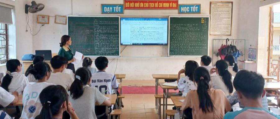 Giờ học phụ đạo cuối buổi chiều của giáo viên, học sinh Trường THPT Đặng Thai Mai (Thanh Chương, Nghệ An). Ảnh: NTCC Giờ học phụ đạo cuối buổi chiều của giáo viên, học sinh Trường THPT Đặng Thai Mai (Thanh Chương, Nghệ An). Ảnh: NTCC