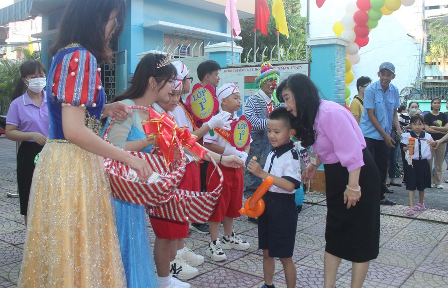 Trường Tiểu học Nguyễn Thanh Tuyền (quận Tân Bình, TPHCM) trong ngày tựu trường năm học 2023 - 2024. Ảnh: Minh Anh