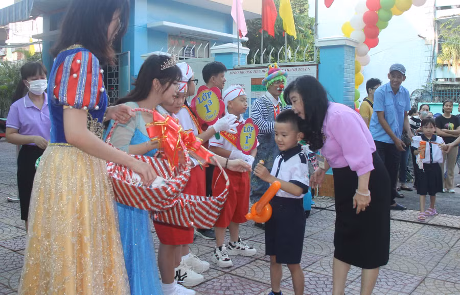 Trường Tiểu học Nguyễn Thanh Tuyền (quận Tân Bình, TPHCM) trong ngày tựu trường năm học 2023 - 2024. Ảnh: Minh Anh