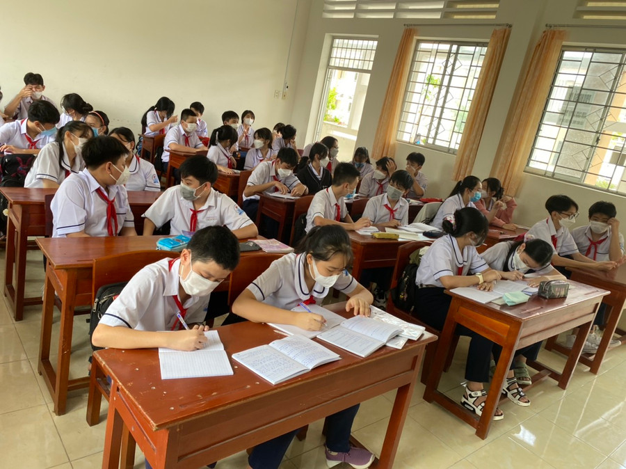 Sáng 14/2, học sinh tiểu học và mầm non địa bàn tỉnh Cà Mau trở lại trường học trực tiếp