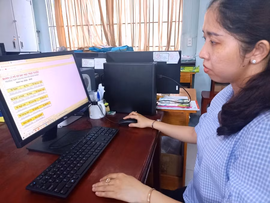 Cô Tăng Mỹ Linh, Trường THPT chuyên Nguyễn Bỉnh Khiêm gửi kế hoạch bài dạy lên Google Drive.