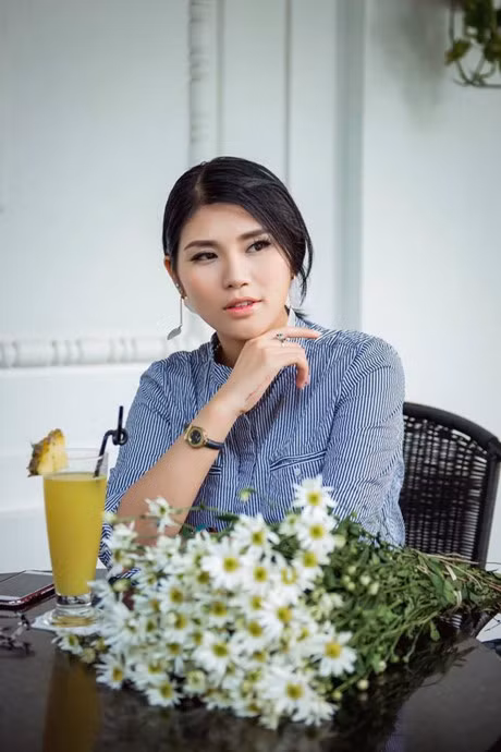 Nhung cach tao dang chup anh tuyet dep voi cuc hoa mi - Anh 18