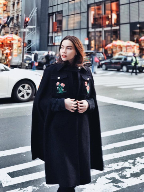 Hà Hồ, Ngọc Trinh, Thanh Hằng diện street style mùa lạnh như thế nào? - Ảnh 2 Ha Ho, Ngoc Trinh, Thanh Hang dien street style mua lanh nhu the nao? - Anh 2