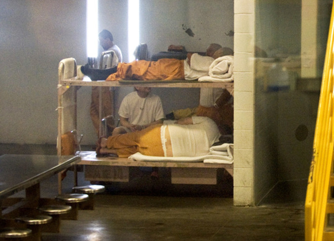 Cận cảnh nhà tù tạm giam diễn viên Minh Béo tại Mỹ ảnh 6 Cận cảnh nhà tù tạm giam diễn viên Minh Béo tại Mỹ ảnh 6