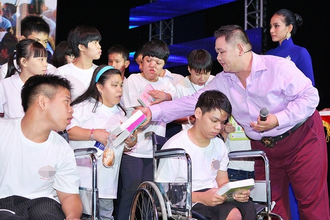 Minh Béo từng hết lòng vì trẻ em mồ côi, cơ nhỡ