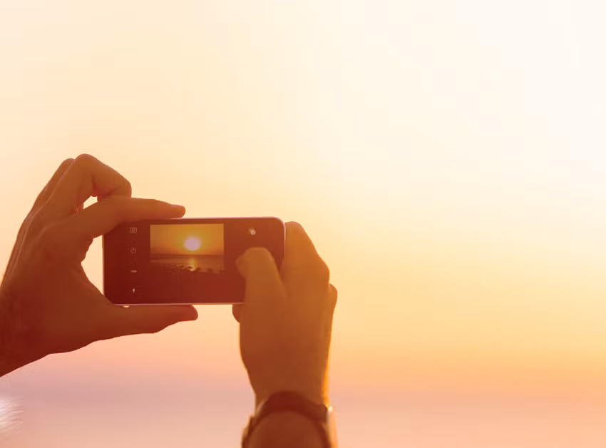 6 cách phát hiện camera quay lén trong nhà nghỉ, khách sạn ảnh 1 Mô tả ảnh.