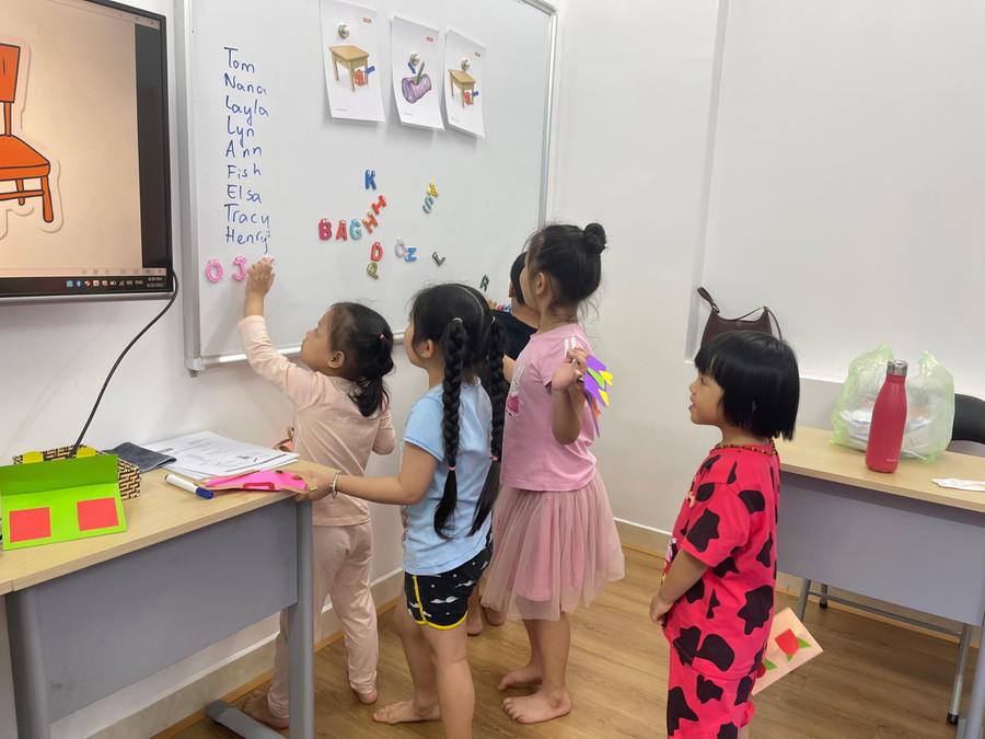 Một tiết học Tiếng Anh của học sinh Trường Tiểu học Nguyễn Thanh Tuyền.