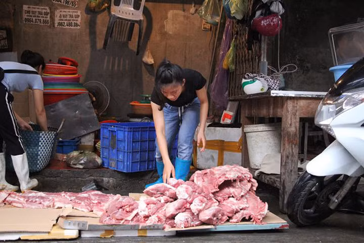 Chị Xuyến làm đơn xin giảm nhẹ tội cho 2 người phụ nữ gây thiệt hại cho mình