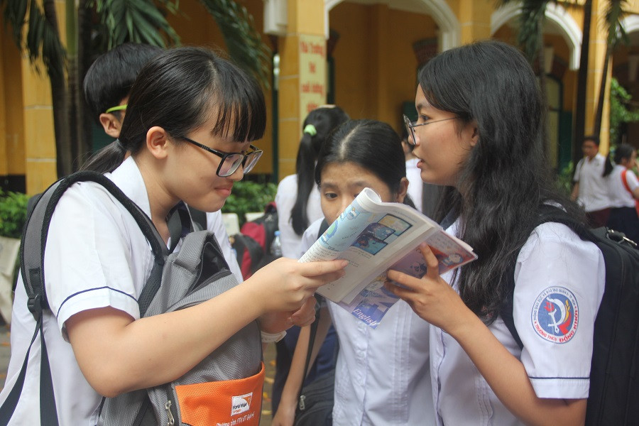 Thí sinh dự thi vào lớp 10 tại TP.HCM